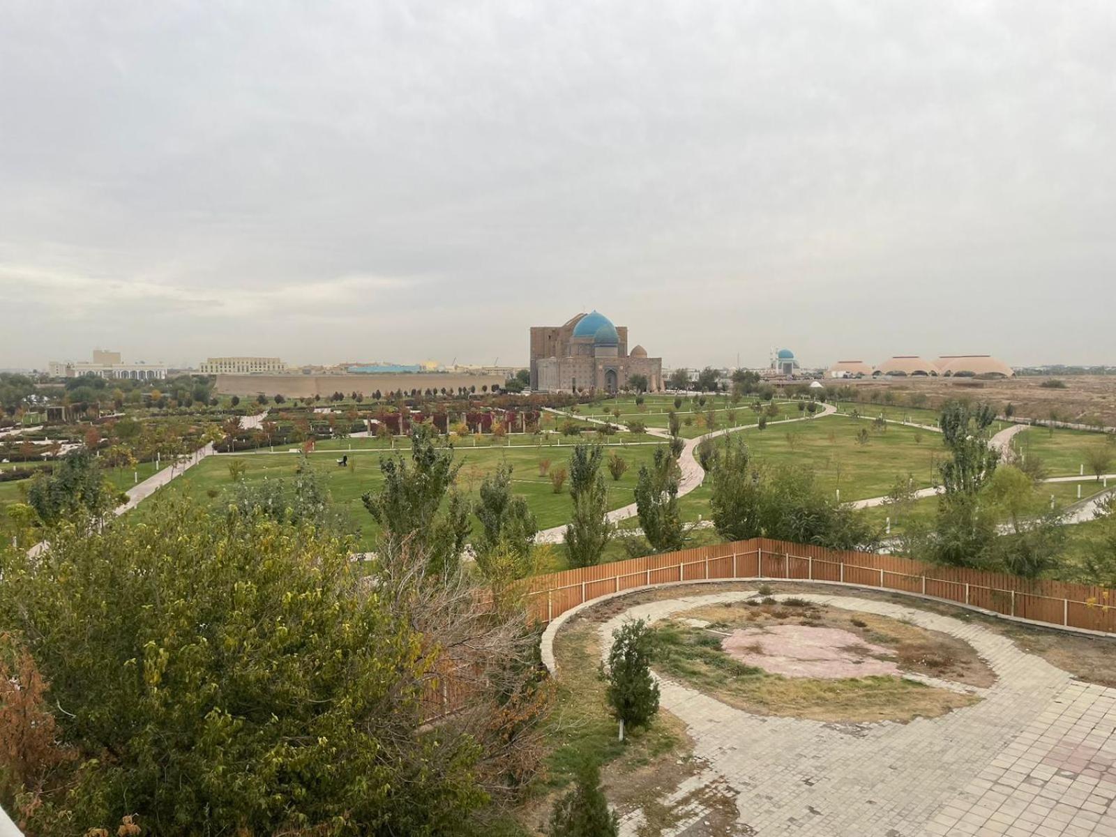 Yassy Hotel, Turkistan Exterior photo